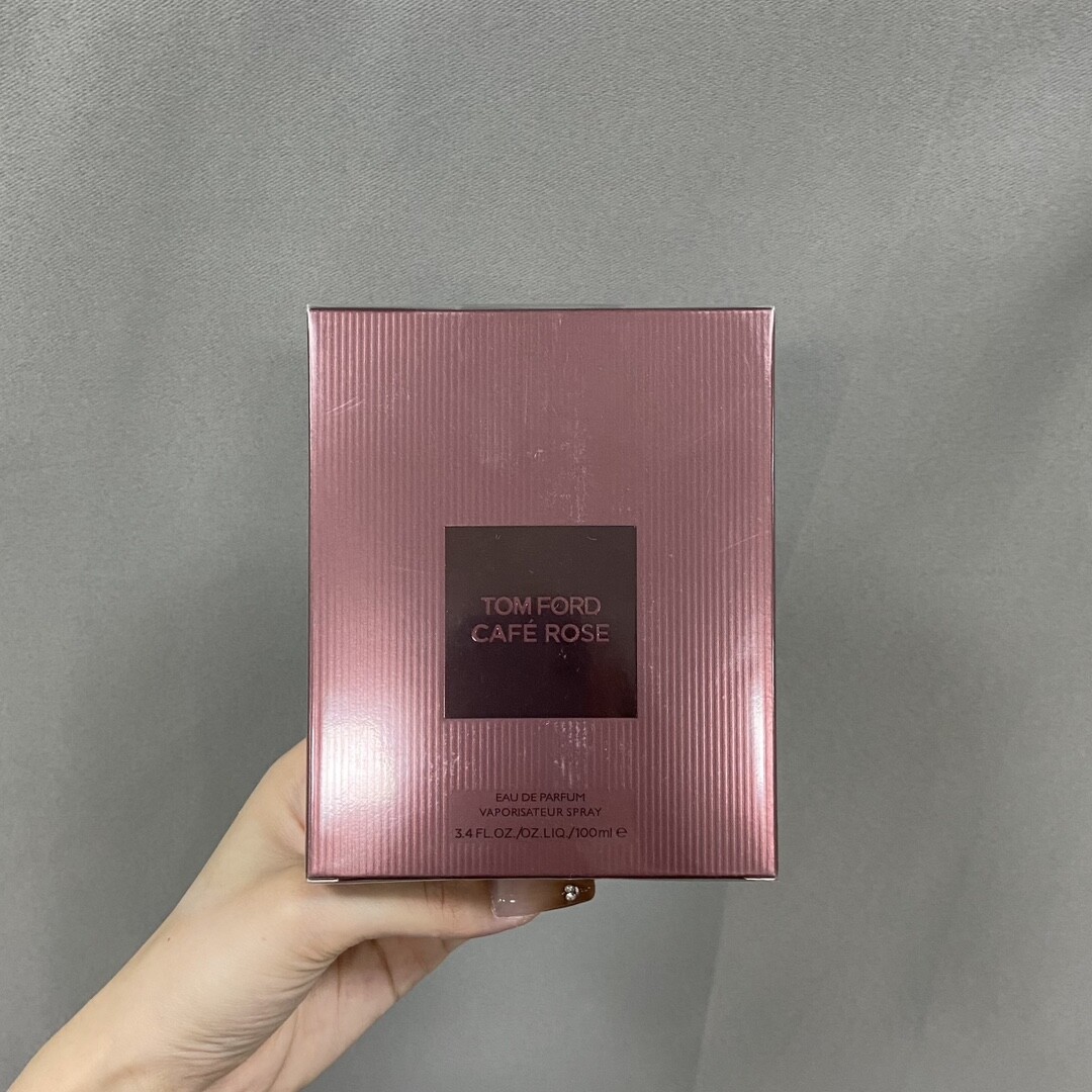 3版TF咖啡玫瑰香水100MLTOM FORD/TF 汤姆福特2023新款咖啡玫瑰 CAFE ROSE淡香精EDP100ml前调：土耳其玫瑰、黑咖啡中调：保加利亚玫瑰、依兰、广藿香、豆蔻、芫茜后调：乳香、檀香