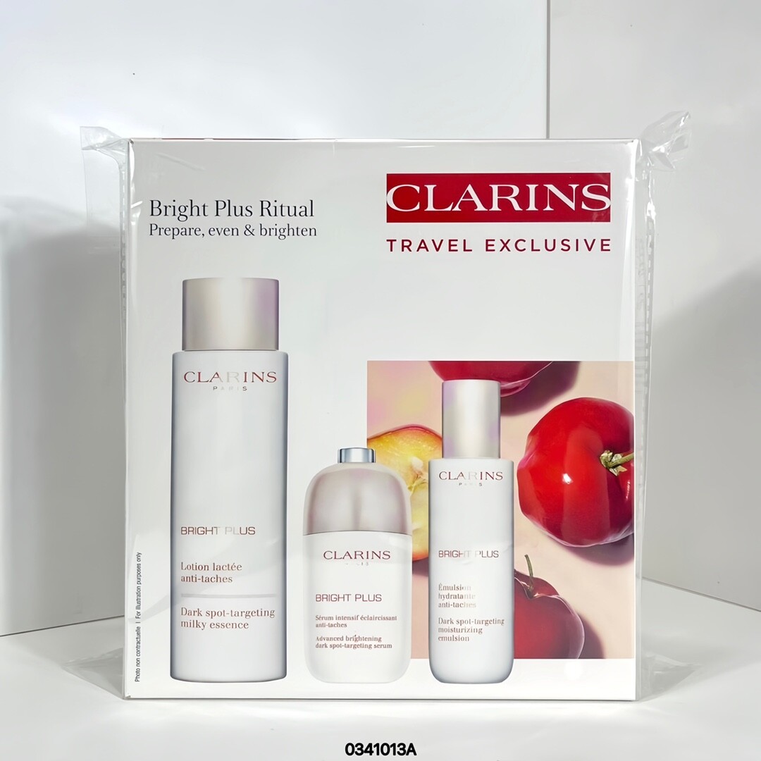 娇韵诗美白三件套Clarins娇韵诗美白淡斑三件套，套装包含：光芒小瓷瓶50ml+新版美白水200ml+新版美白乳液75ml，怕长斑想美白的买这个！！美白亮