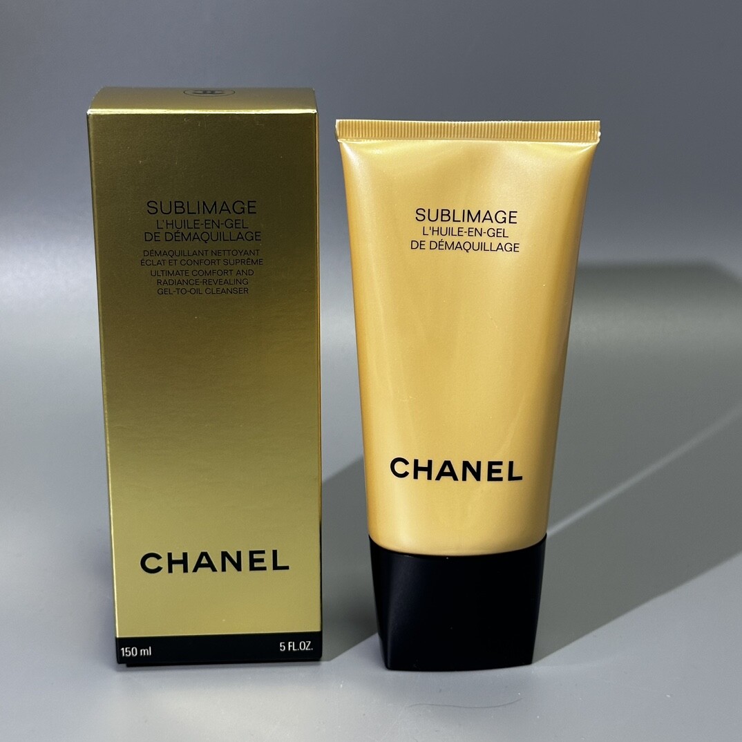 香奈儿奢华洗面奶150ml/普通版实拍现货1602编码！可配中文标！贵妇圈公认的爱用洗面奶，香奈儿奢华洗面奶登场！150ml大容量，性价比拉满。