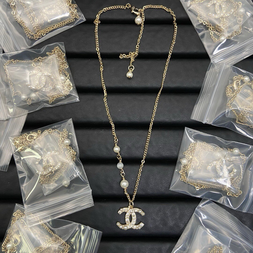  香奶奶大小珍珠双C项链到货