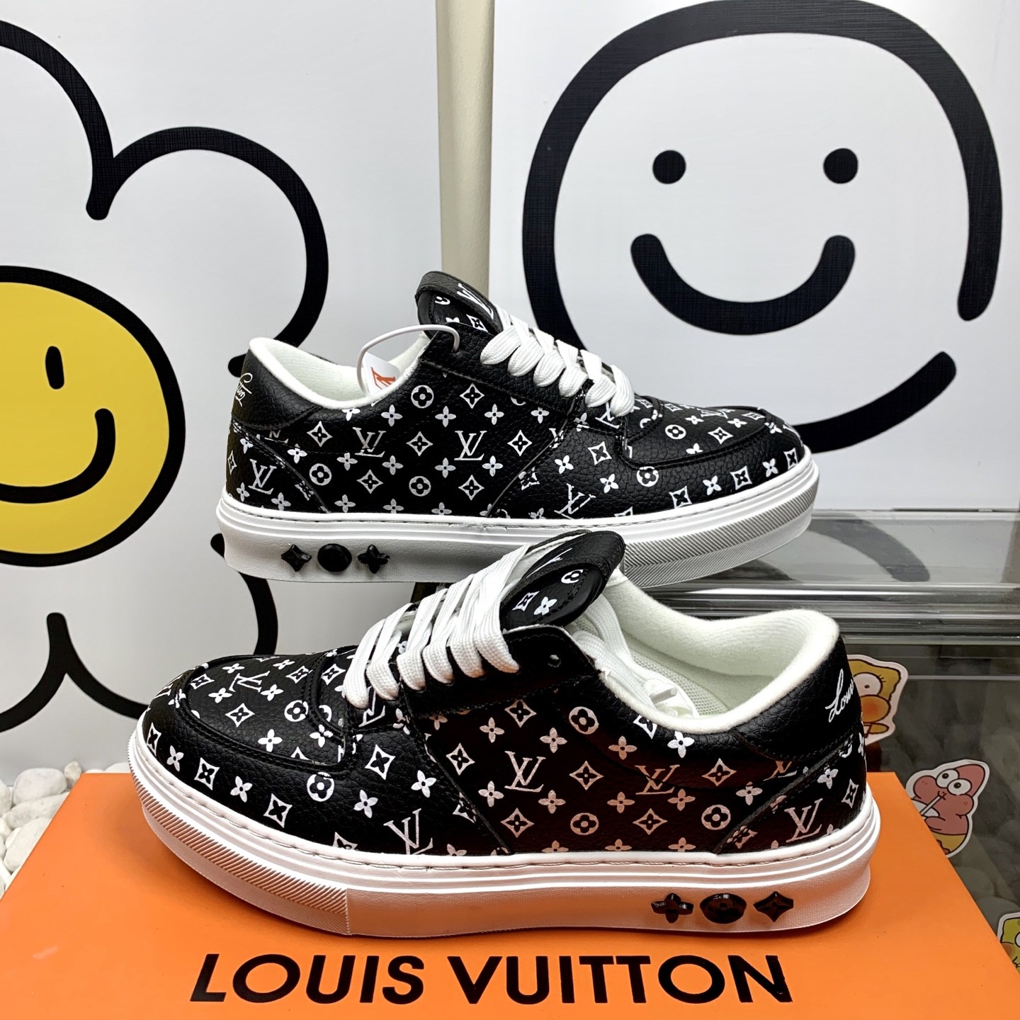  Louis Vuitton 路易威登 Trainer 低帮休闲板鞋 LV黑白印花 男女同款 36-44  L1