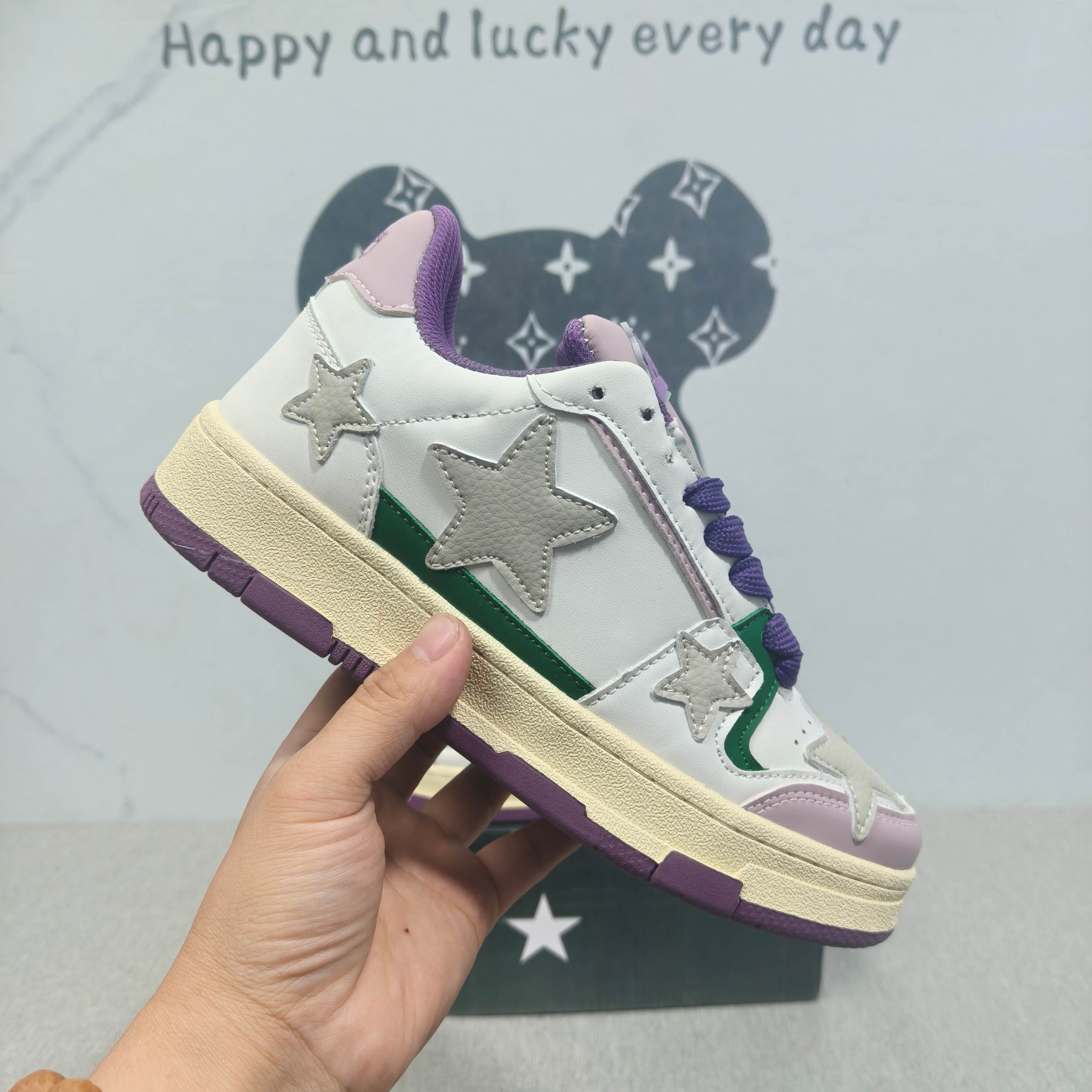 国潮星星 紫色   36-44码   男女款现货.正确版型 拉帮套楦，真上线，激光下料，做工细节到位！超迁面料橡胶大底稳行鞋垫，原版开模，现货实拍！