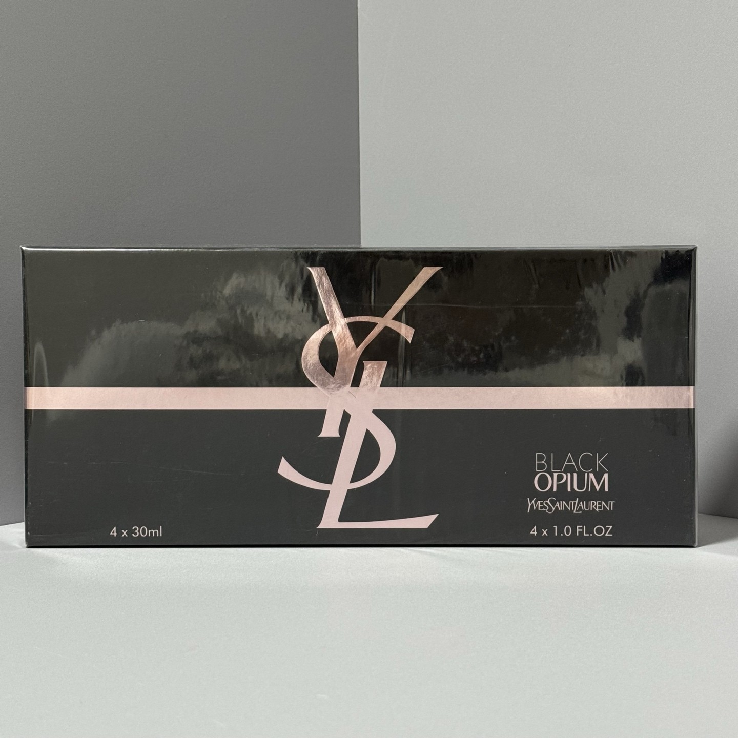 YSL圣罗兰黑鸦片中样香水四件套实拍现货30ml*4，带喷头内含：绿鸦片，红鸦片，蓝鸦片，黑鸦片