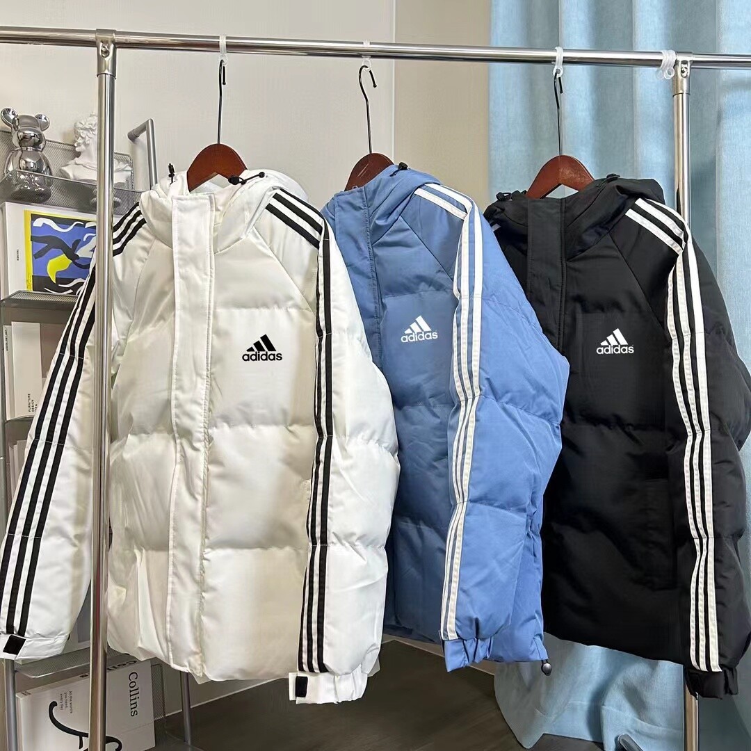 阿迪【款号】6693（9000）棉衣【面料】100%聚酯纤维【颜色】黑色 白色 蓝色【尺码】M-4XL