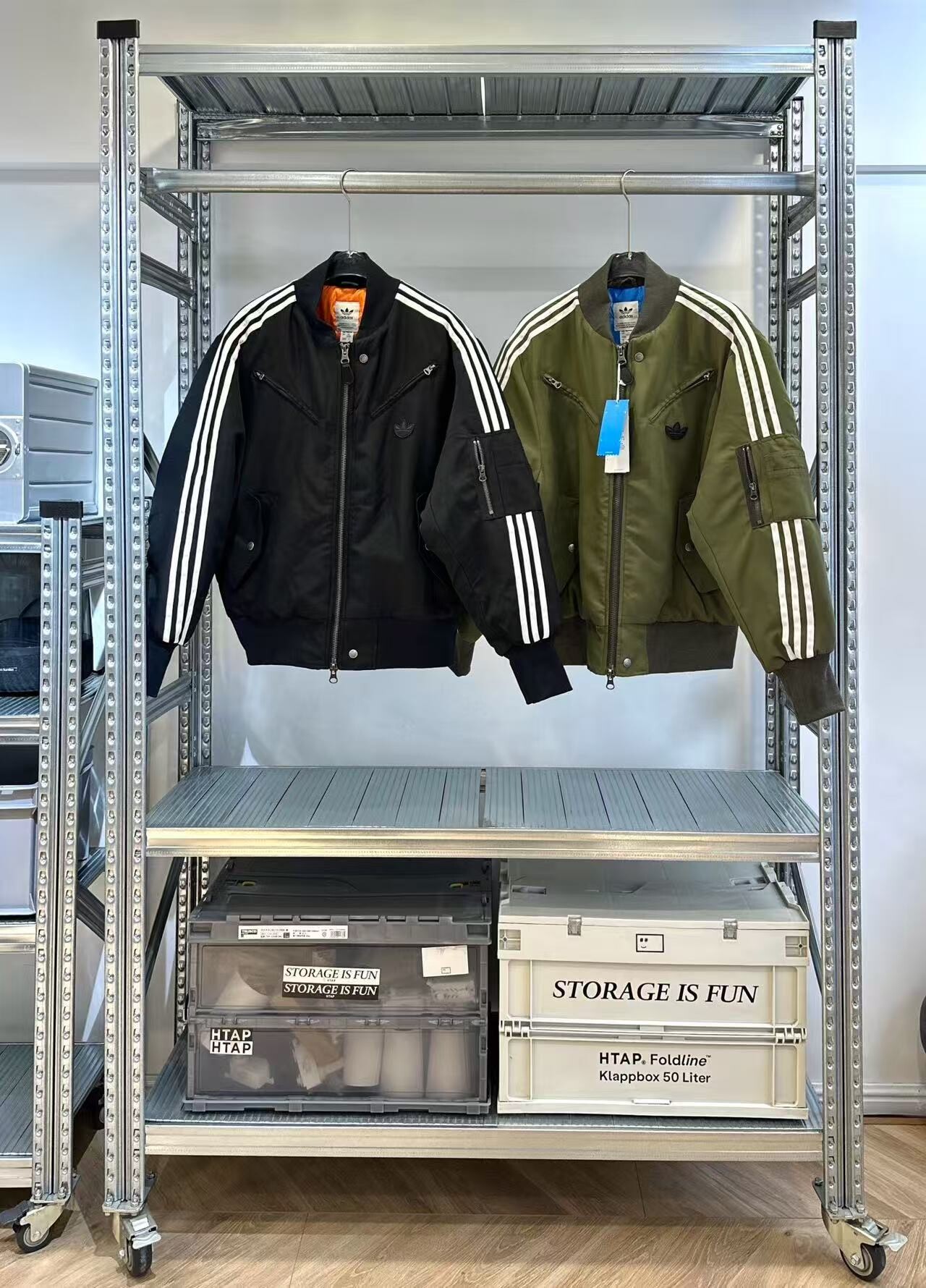 三叶草25冬季新款专柜同款男士休闲运动  保暖棉衣棉服【款号】: WS-3743棉【尺码】: S-2XL【颜色】: 黑色，绿色，【面料】: 聚酯纤维，