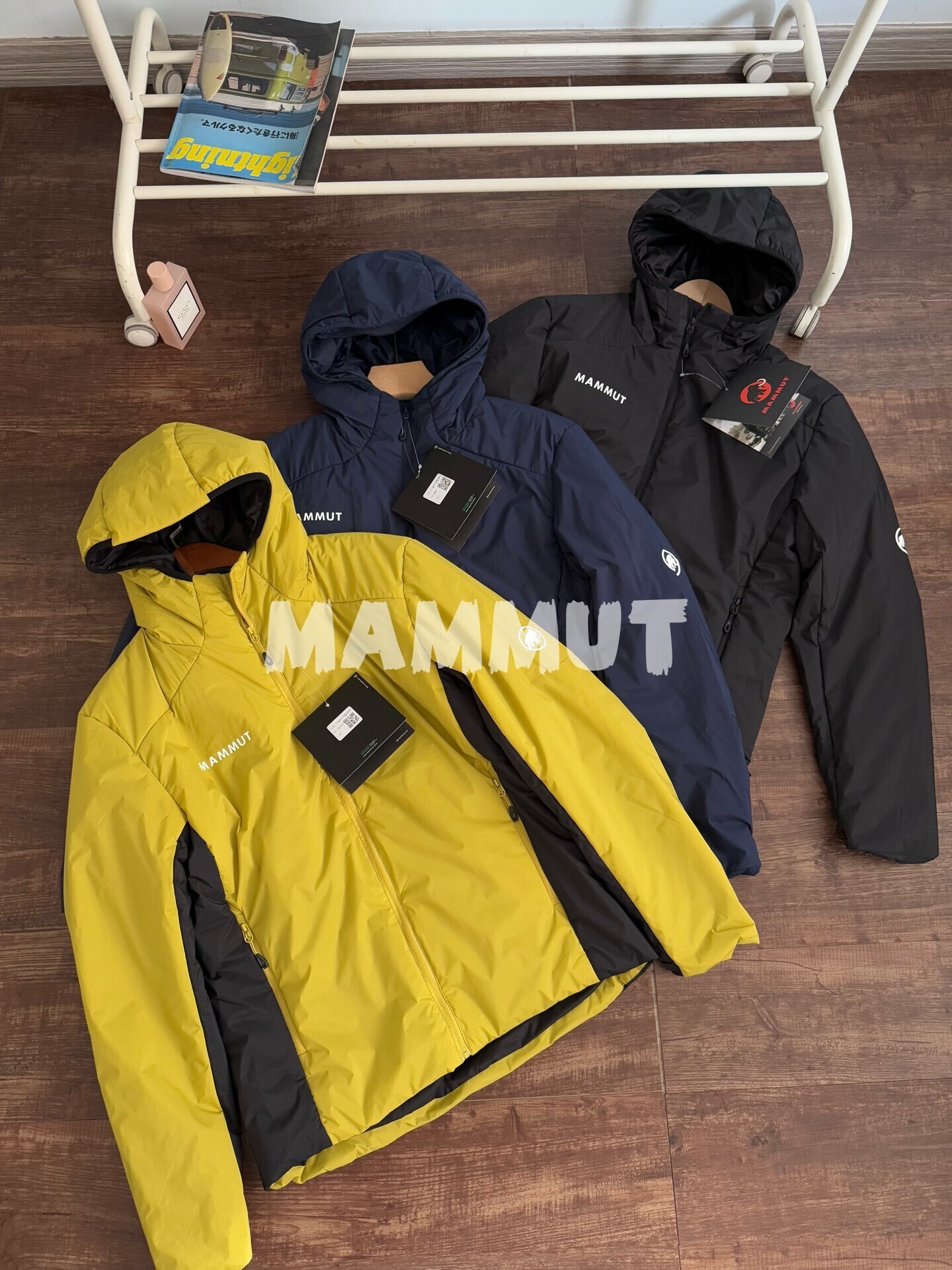 MAMMUT猛犸象Rime Light户外男士舒适保暖易收纳夹克棉服线上2000+采用轻量化LOOPINSULATION填充物！颜色：黑色 藏青 黄色尺码：L到3XL