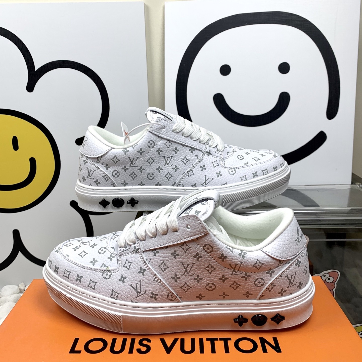  Louis Vuitton 路易威登 Trainer 低帮休闲板鞋 LV白浅灰印花 男女同款 36-44  L1