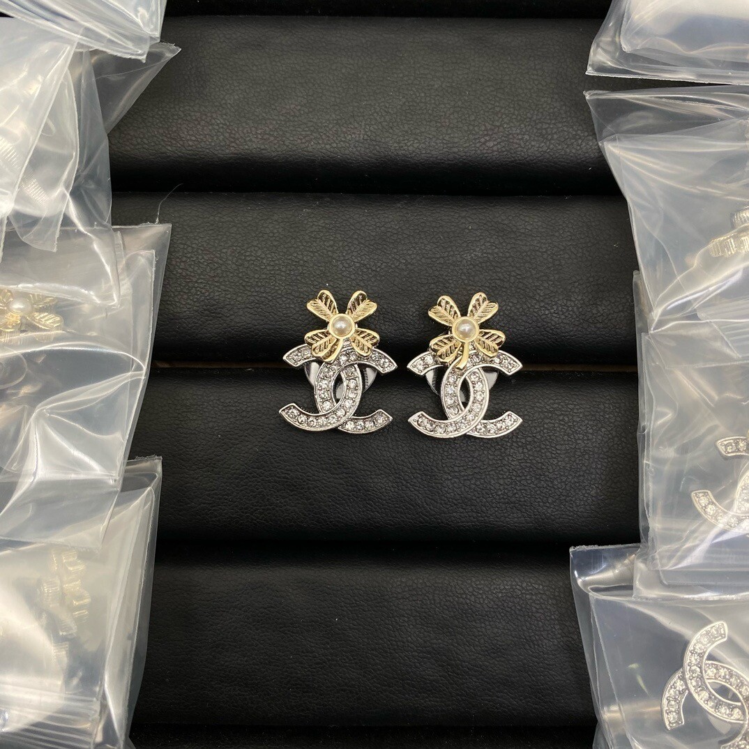  香奶奶24k小花金银拼色耳钉到货