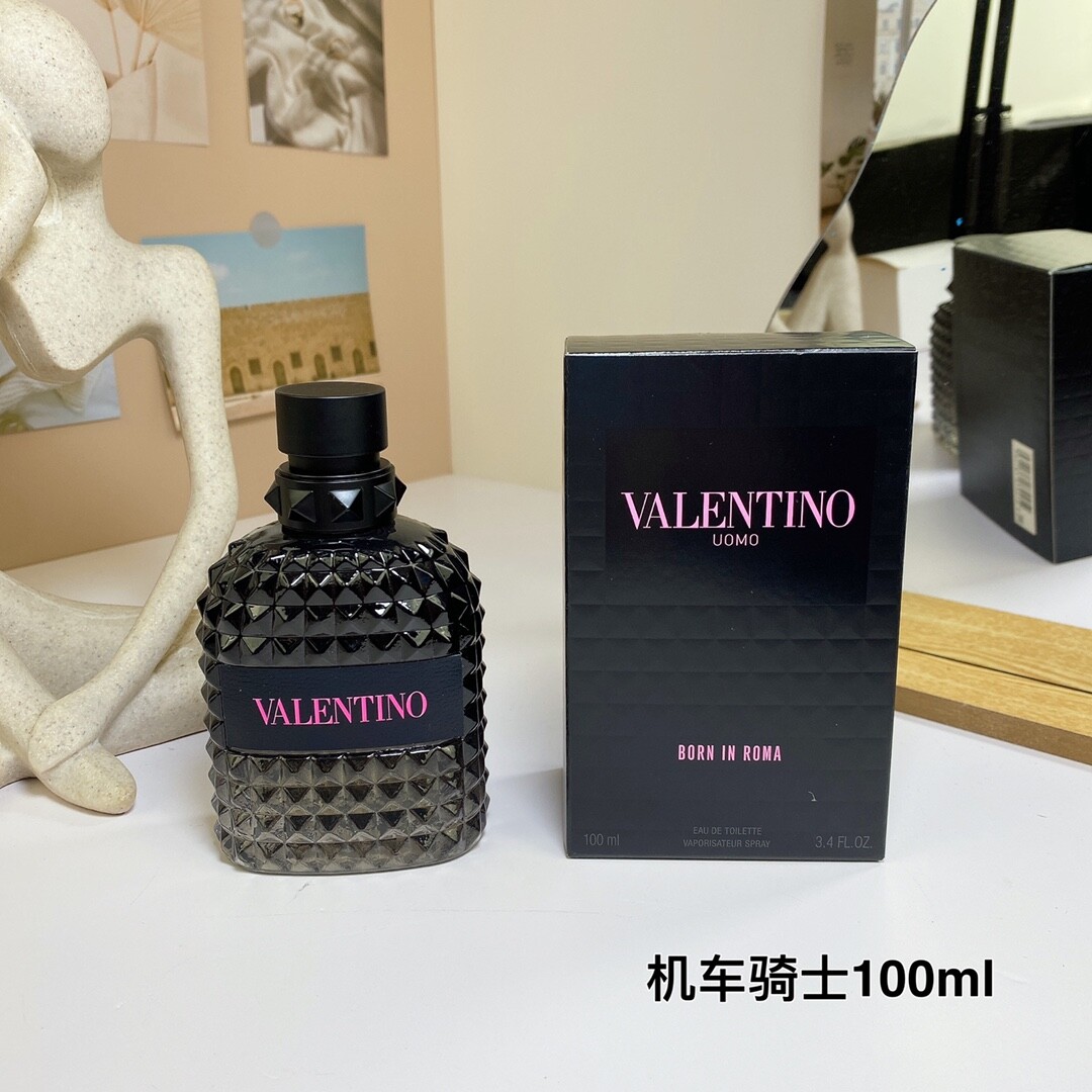 华伦天奴机车骑士香水100ml罗马人/不羁先生男士香水100ml属性:男香香调:辛辣木质调前调:矿物质紫罗兰叶盐中调:生姜鼠尾草后调:木质香香根