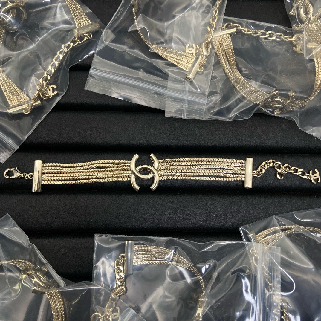  香奶奶新款双C蛇骨手链到货