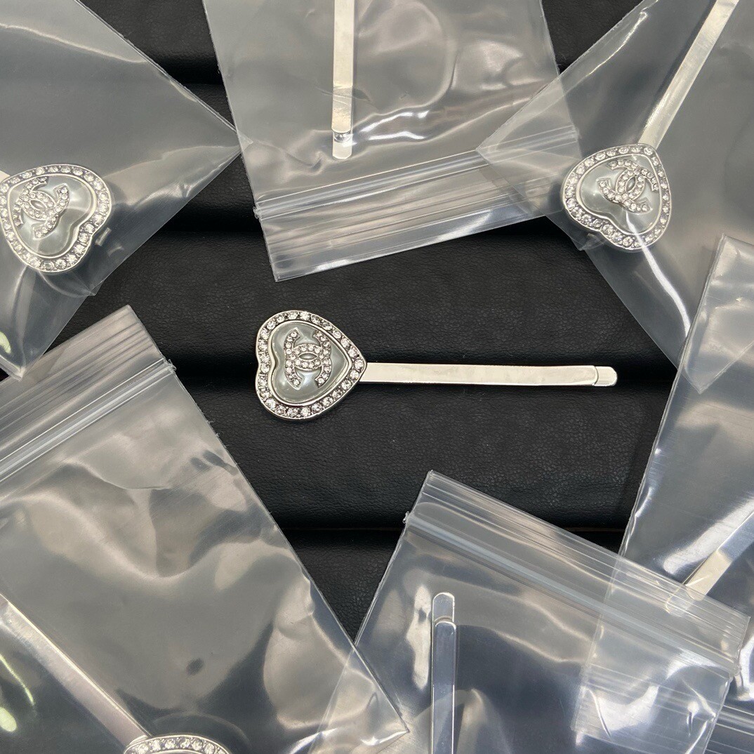  香奶奶23b爱心发夹到货